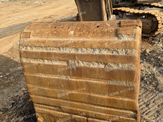 徐工XE335DK履帶式挖掘機