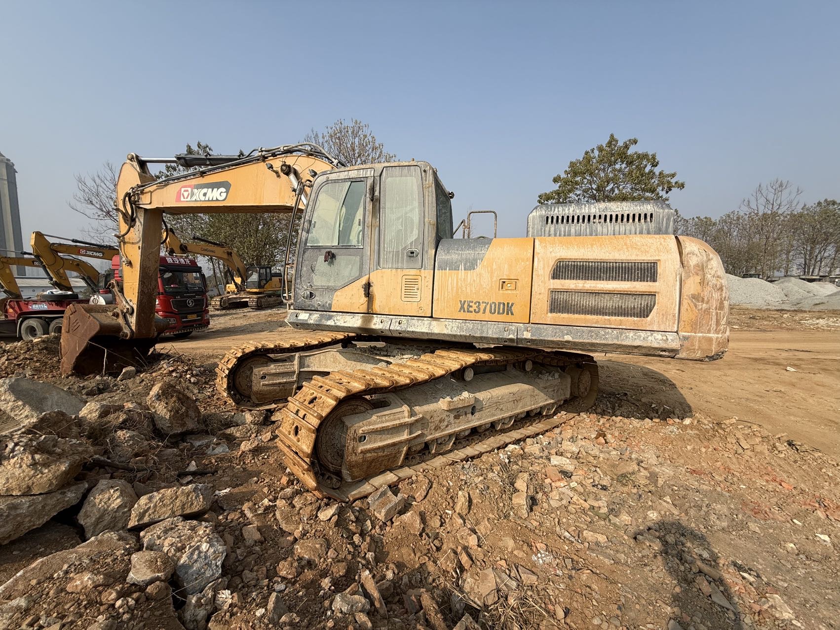 徐工XE335DK履帶式挖掘機