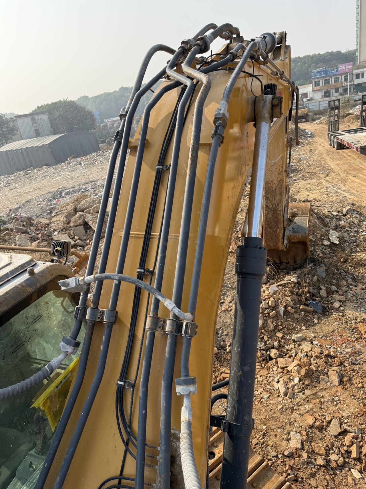 徐工XE335DK履帶式挖掘機