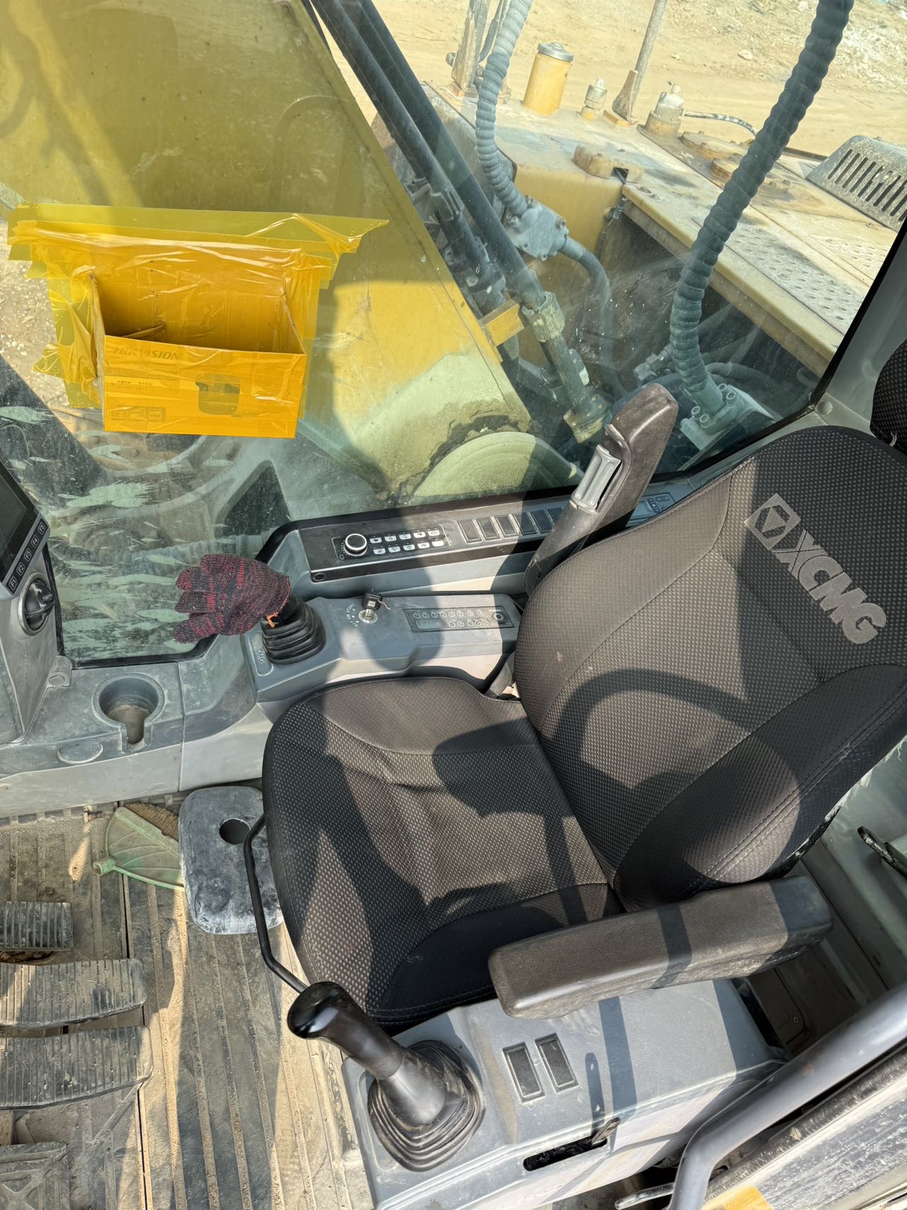 徐工XE335DK履帶式挖掘機