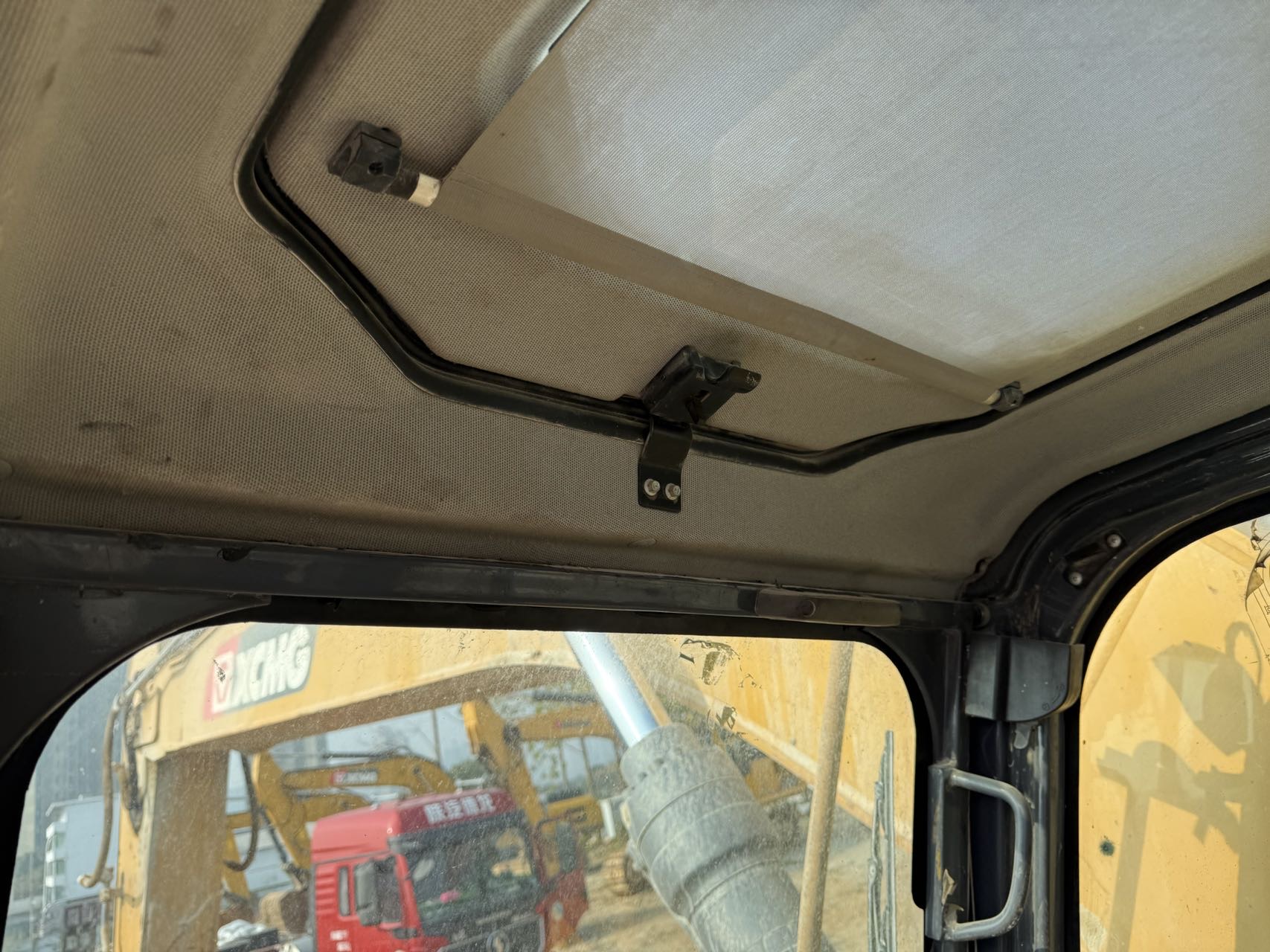 徐工XE335DK履帶式挖掘機