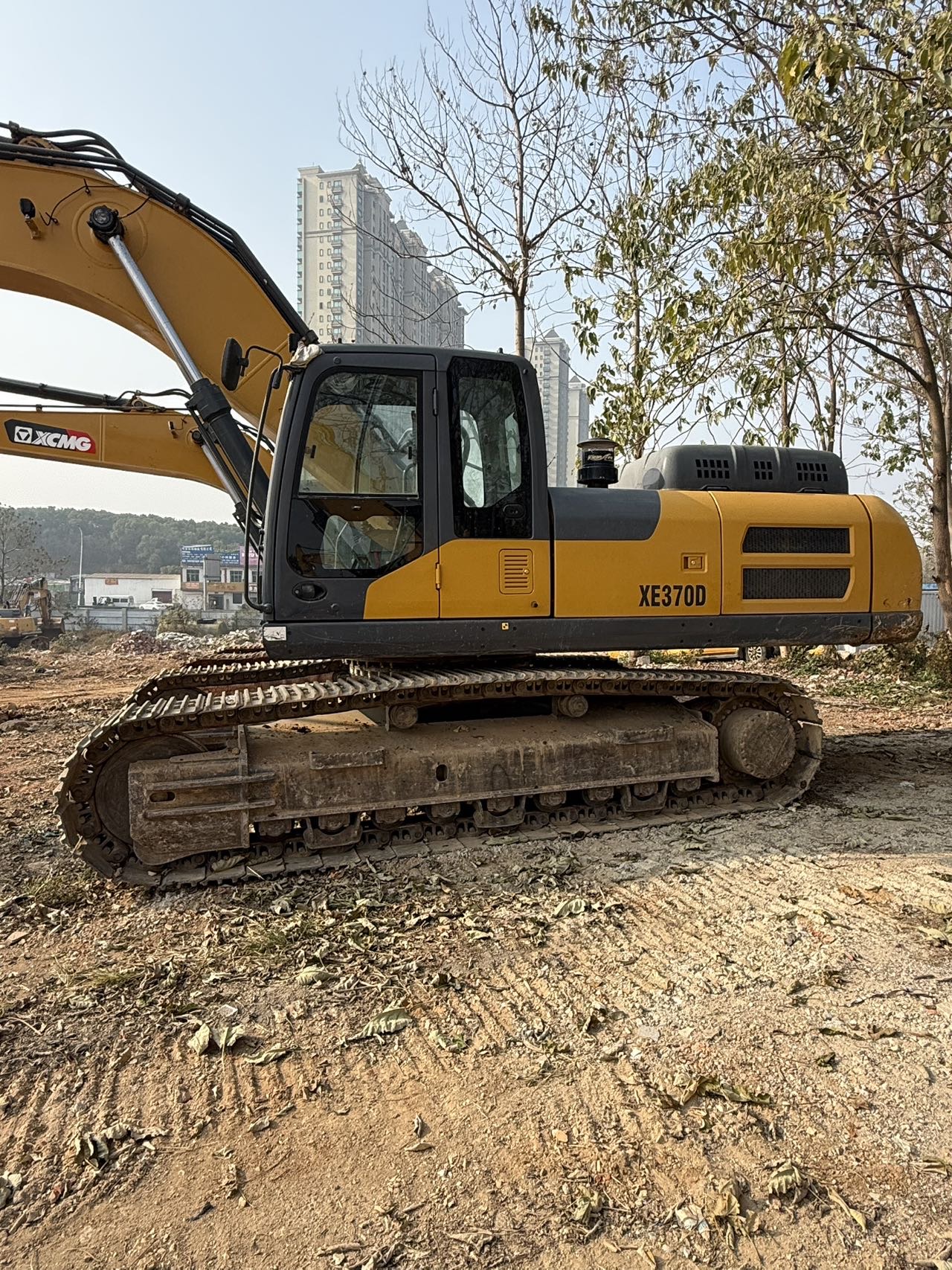 徐工XE370D履帶式挖掘機