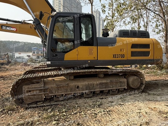 徐工XE370D履帶式挖掘機