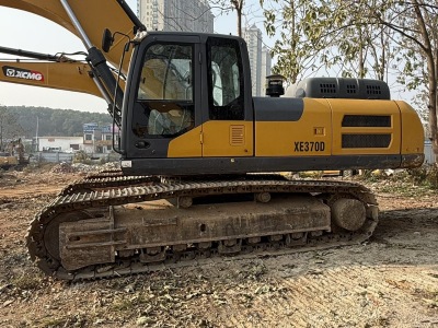 徐工XE370D履帶式挖掘機