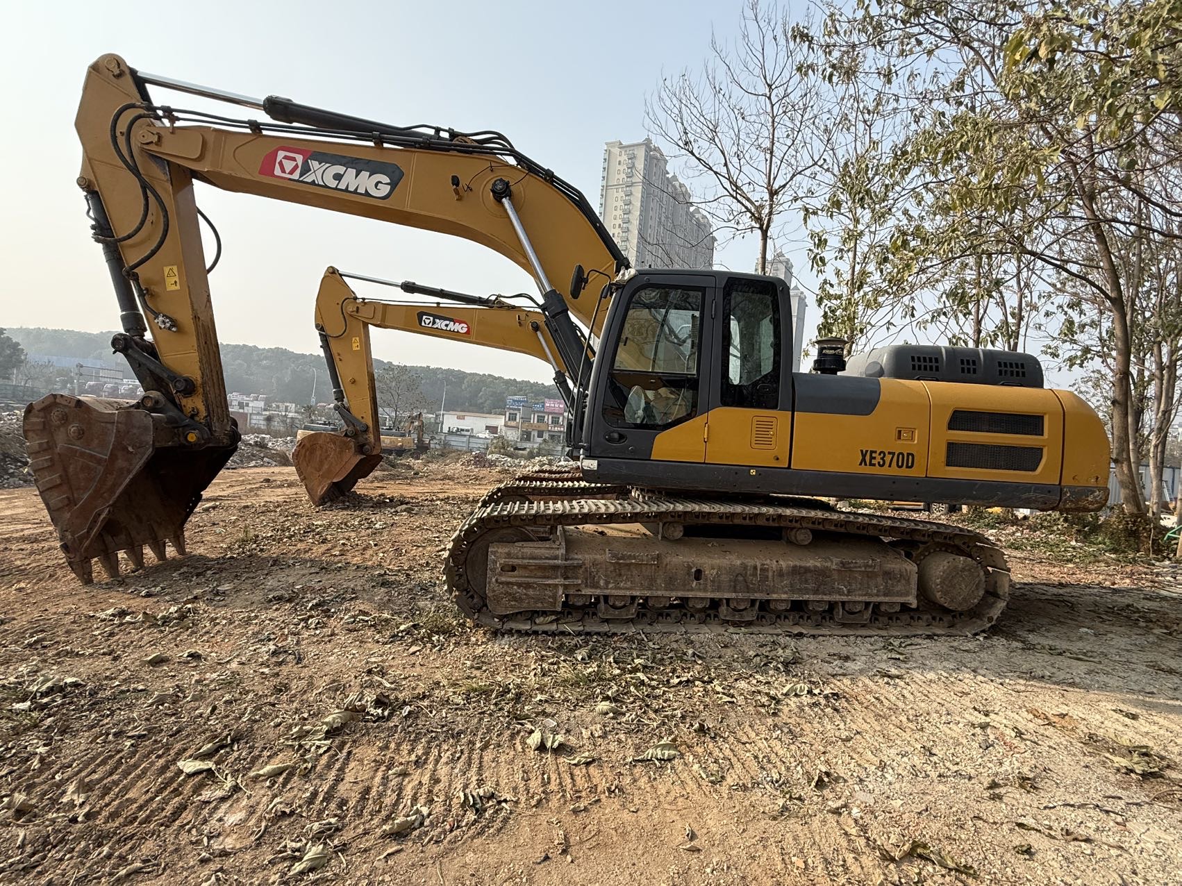 徐工XE370D履帶式挖掘機