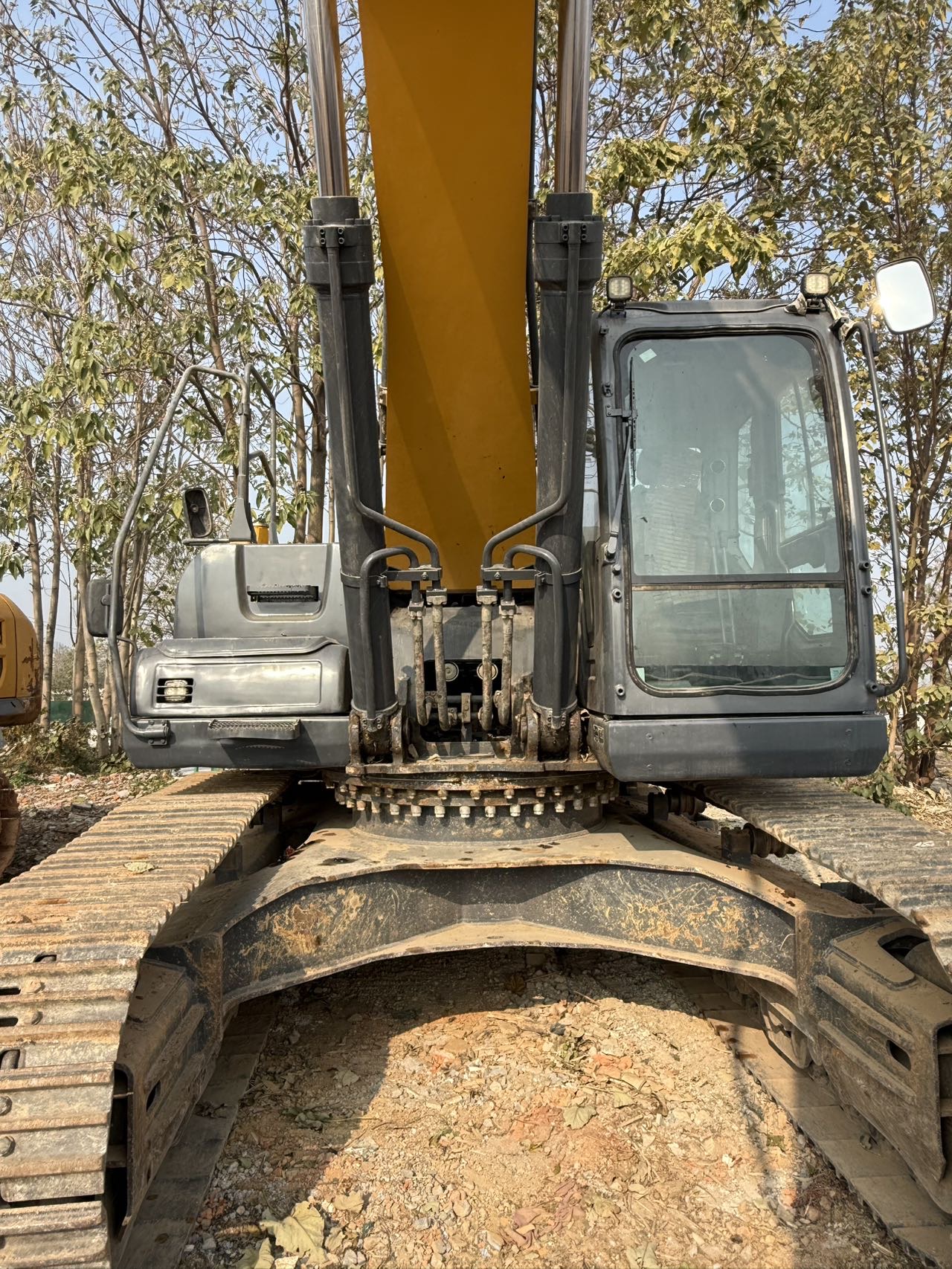 徐工XE370D履帶式挖掘機