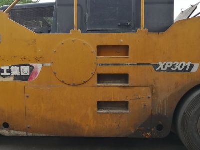 徐工XP301轮胎压路机(30吨胶轮)