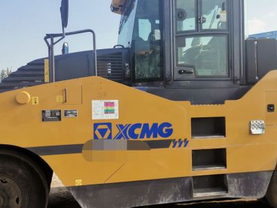 徐工XP263轮胎压路机(26吨胶轮)