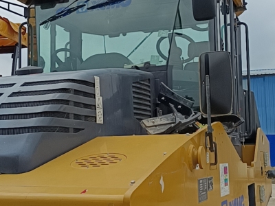 徐工XP303轮胎压路机(30吨胶轮)