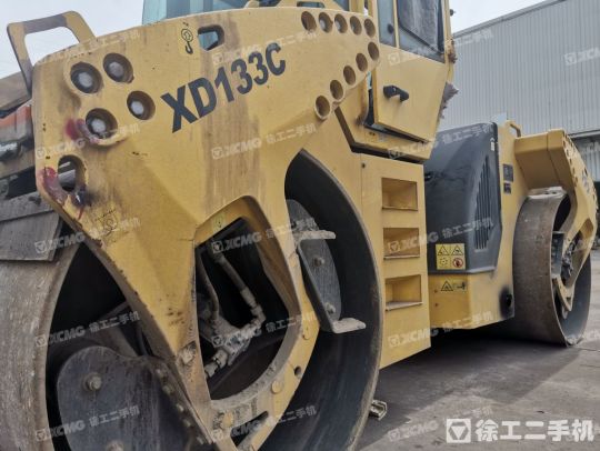 徐工XD133C双钢轮压路机