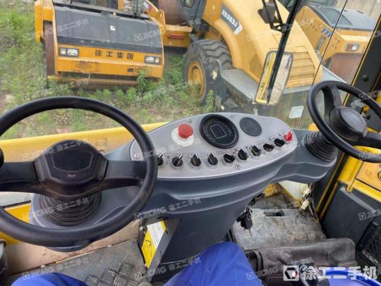 徐工XD133C双钢轮压路机