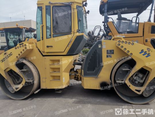 徐工XD133C双钢轮压路机