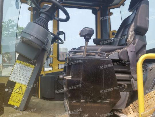 徐工XD133C双钢轮压路机