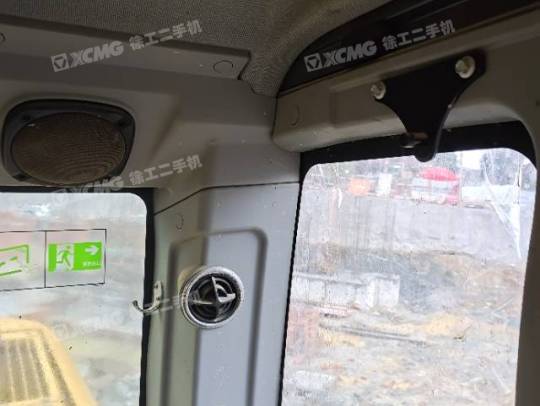 徐工XE270DK履带式挖掘机