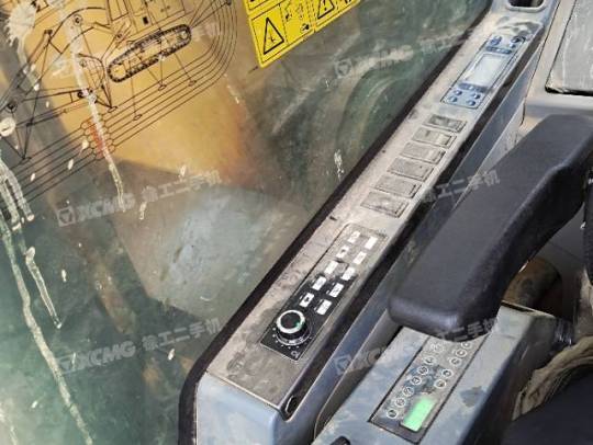 徐工XE270DK履带式挖掘机