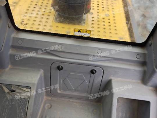 徐工XE270DK履带式挖掘机