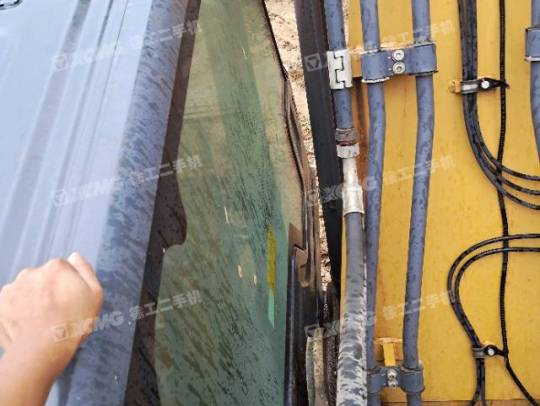 徐工XE270DK履带式挖掘机