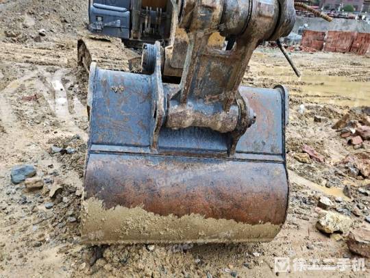 徐工XE270DK履带式挖掘机