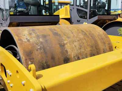 徐工XS223JD单钢轮压路机