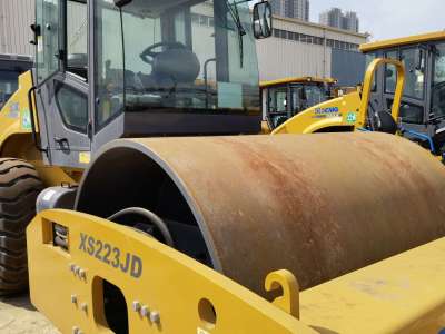 徐工XS223JD单钢轮压路机