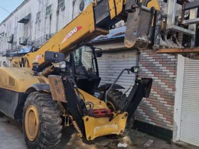 徐工XT680-170伸缩臂叉装机