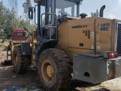 龙工LG833B轮式装载机