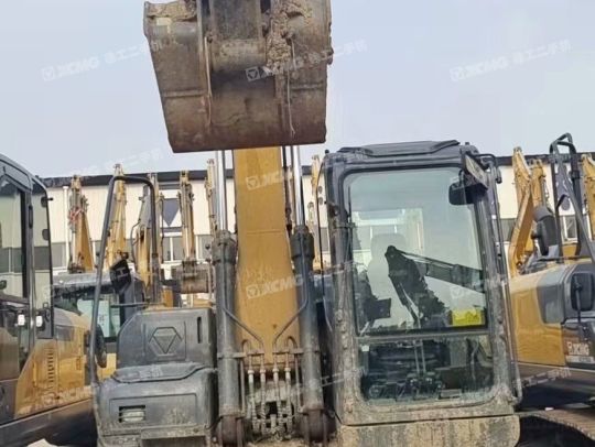 徐工XE135D履带式挖掘机