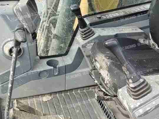 徐工XE135D履带式挖掘机