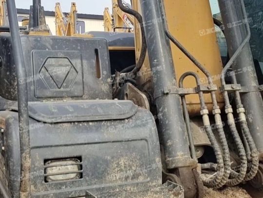 徐工XE135D履带式挖掘机