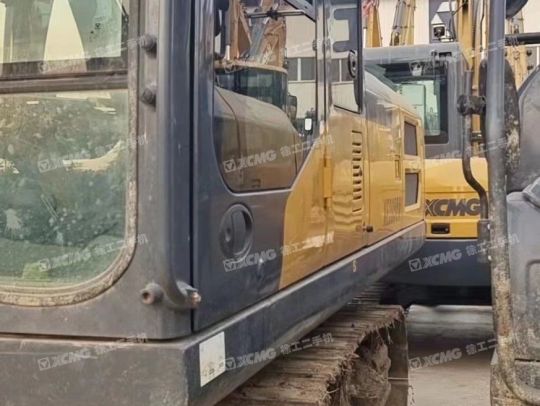 徐工XE205DA履带式挖掘机