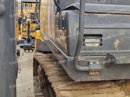 徐工XE205DA履带式挖掘机