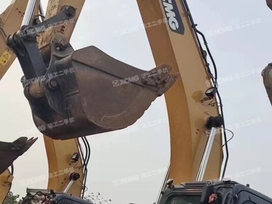 徐工XE205DA履带式挖掘机