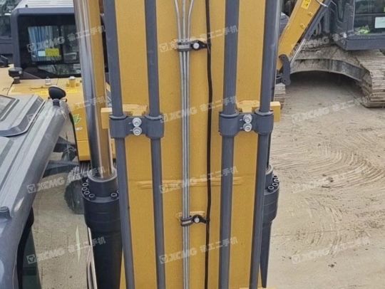 徐工XE205DA履带式挖掘机