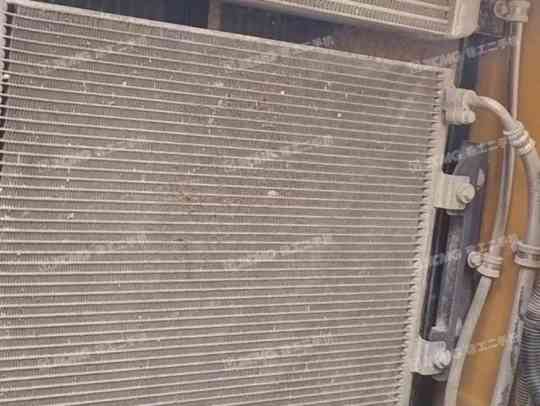 徐工XE205DA履带式挖掘机