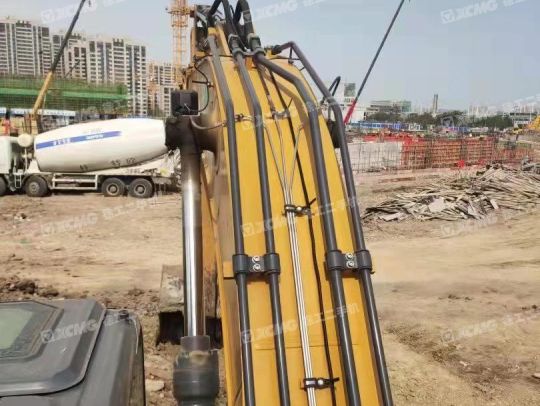 徐工XE205DA履带式挖掘机