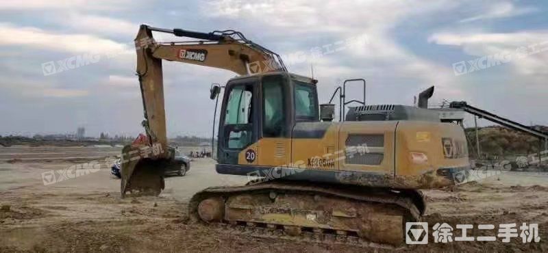 徐工XE205DA履带式挖掘机