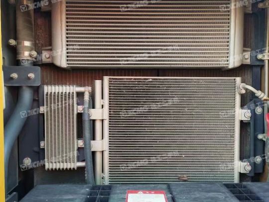 徐工XE205DA履带式挖掘机