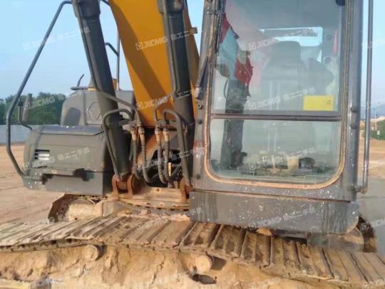 徐工XE205DA履带式挖掘机