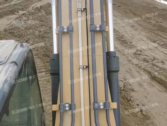 徐工XE205DA履带式挖掘机