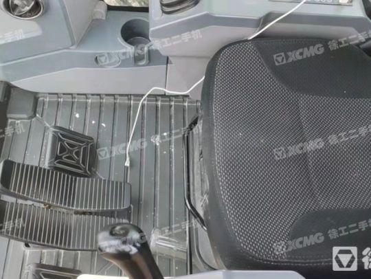 徐工XE205DA履带式挖掘机