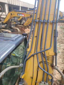 徐工XE370DK履帶式挖掘機