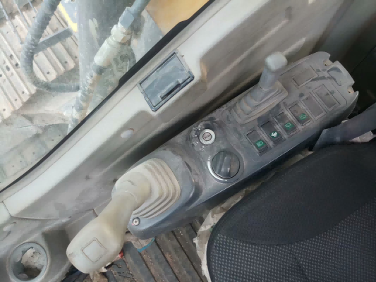 徐工XE80D履帶式挖掘機(jī)