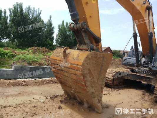 徐工XE380DK履带式挖掘机