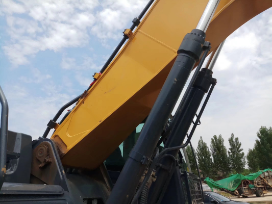 徐工XE380DK履帶式挖掘機