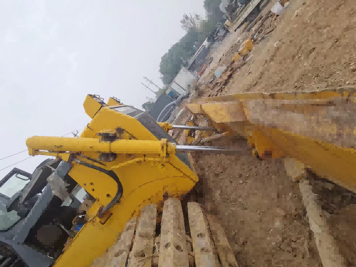 山推SD16L推土机