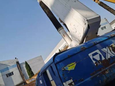 徐工GKS28直臂式高空作业车