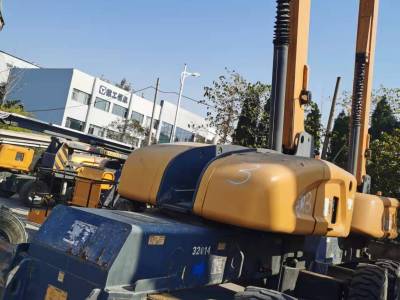 徐工GTBZ30S直臂式高空作业平台