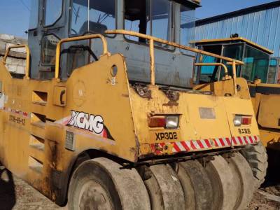 徐工XP302轮胎压路机(30吨胶轮)