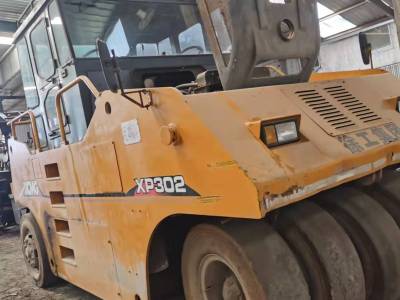 徐工XP302轮胎压路机(30吨胶轮)