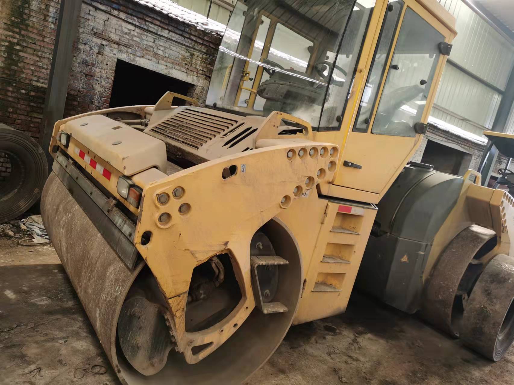 宝马格BW203AD-4 双钢轮压路机